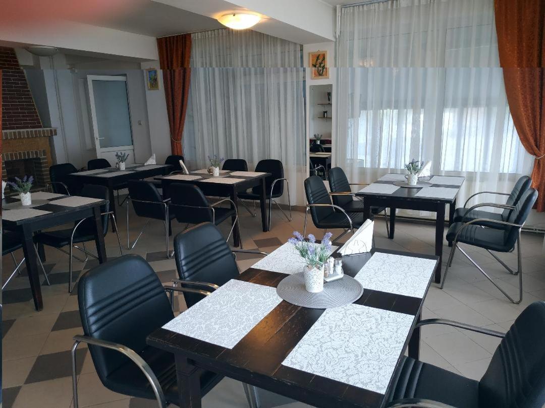 Vila Mihail Hotell Buşteni Eksteriør bilde