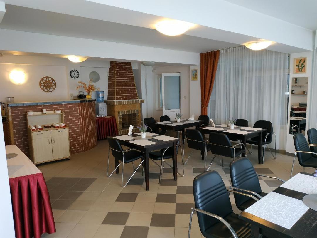 Vila Mihail Hotell Buşteni Eksteriør bilde