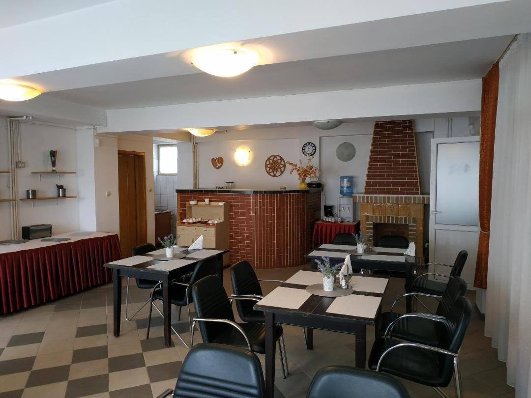 Vila Mihail Hotell Buşteni Eksteriør bilde