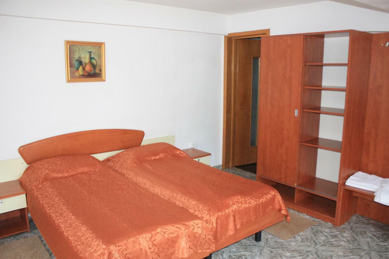 Vila Mihail Hotell Buşteni Eksteriør bilde