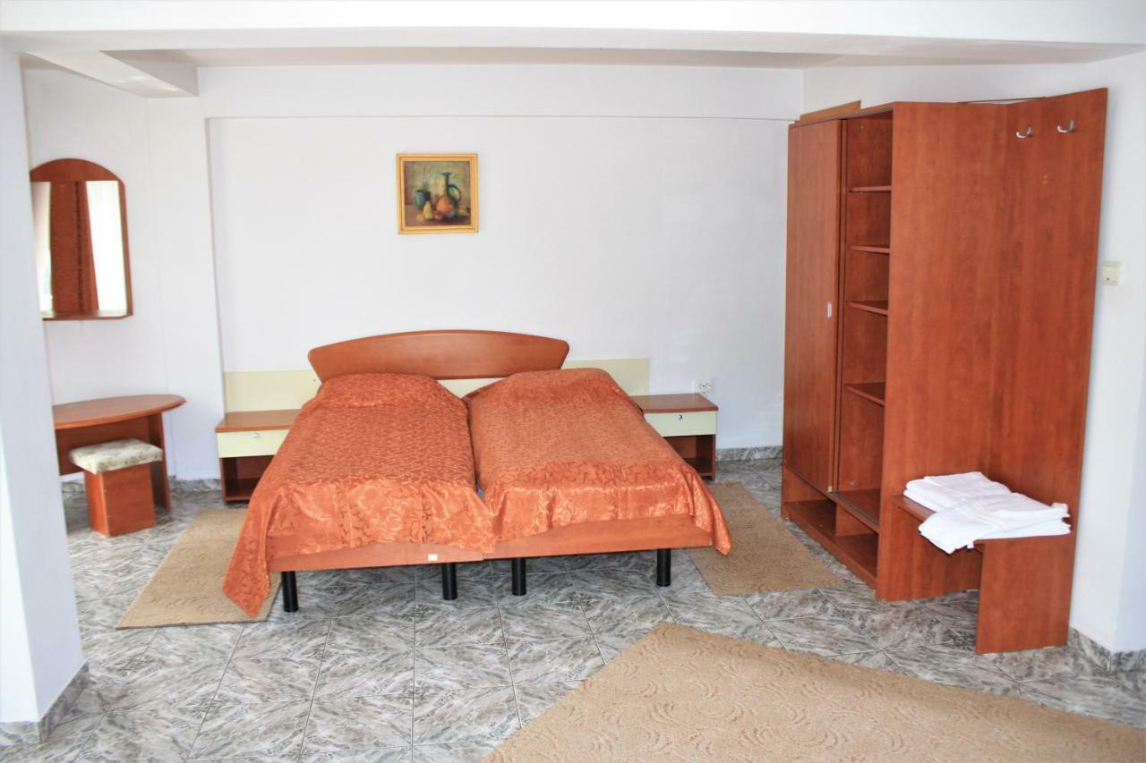 Vila Mihail Hotell Buşteni Eksteriør bilde