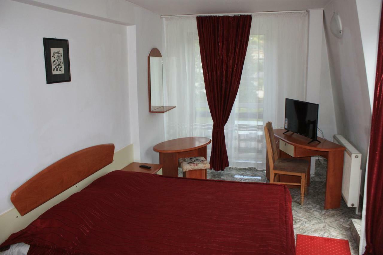 Vila Mihail Hotell Buşteni Eksteriør bilde